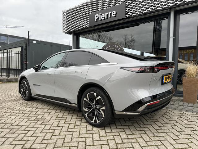 Mazda 6 6e Takumi Plus Long Range 80 kWh | NAVI | PANORAMADAK | 19 INCH LMV | 17% BIJTELLING WINTERPAKKET | 360 CAMERA | FULL LED