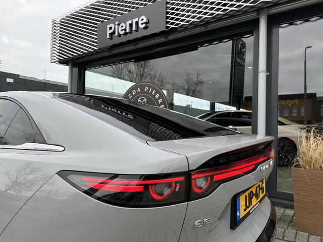 Mazda 6 6e Takumi Plus Long Range 80 kWh | NAVI | PANORAMADAK | 19 INCH LMV | 17% BIJTELLING WINTERPAKKET | 360 CAMERA | FULL LED