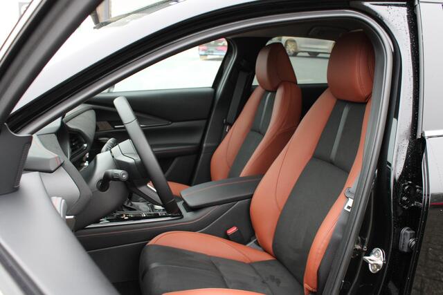 Mazda CX-30 2.5 e-SkyActiv-G 140 M Hybrid Nagisa , Demovoordeel ¤ 4.390,-, Automaat, Bruin Leder, Bose, Navi, Adap.Cruise, Clima, Apple Carplay, Camera, PDC, HUD, Stoelverwarming, 18" LMV