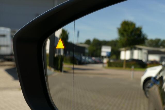 Mazda CX-30 2.0 e-SkyActiv-X M Hybrid Homura | Keyless entry | Camera | Headup display | RIJKLAARPRIJS