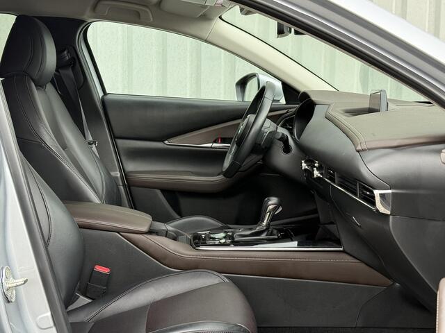 Mazda CX-30 2.0 e-SkyActiv-G M Hybrid Comfort / Automaat / Trekhaak Afneembaar 1.300 KG Trekgewicht / Dealer Onderhouden / Parkeersensoren Voor & Achter / 360 Graden Camera / Climate Control / Bose Audio / Adaptieve Cruise Control / Navigatie / Stoel- & Stuurverwarmi