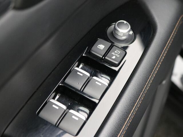 Mazda CX-5 2.5 SkyActiv-G 194PK GT-M 4WD AUTOMAAT / Stoel en Stuur Verwarming / Trekhaak / 2000kg Trekgewicht / Adaptieve Cruise / Elektrische Voorstoelen / Historie Bekend / HUD Display / Navigatie /