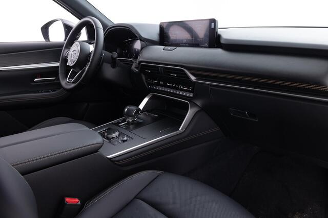 Mazda CX-80 2.5 e-SkyActiv PHEV Homura Plus 6p. 327 PK | AUTOMAAT | AWD | APPLE CARPLAY | 20 INCH | LEDER | 360 CAMERA | PANORAMADAK | DEMO | * 6 JAAR FABRIEKSGARANTIE |