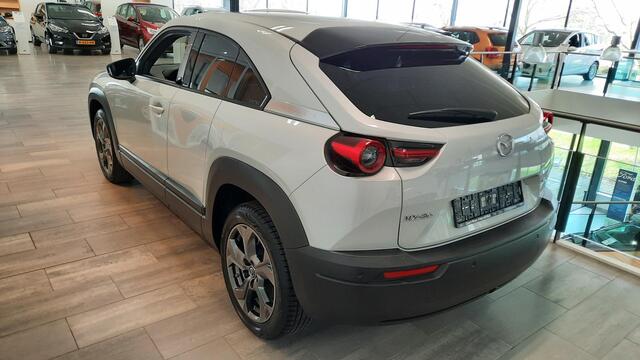 Mazda MX-30 e-SkyActiv EV 145 Prime-line 36 kWh , ¤ 2000.- Sepp Subsidie, Achteruitrij Camera, Apple Carplay / Android Auto, Adaptive Cruise Control, DAB radio, Grootlicht assistent, Head-up Display