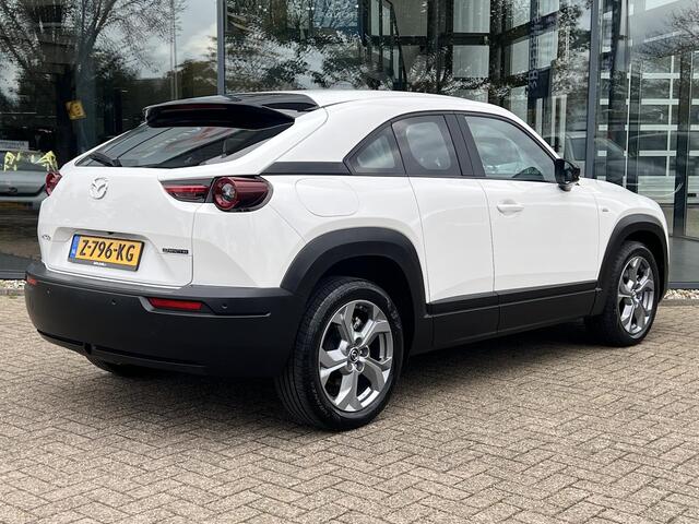 Mazda MX-30 e-SkyActiv EV 145 Prime-line 36 kWh AUTOMAAT | PARKEERSENSOREN V+A | DODEHOEKDETECTIE | ACHTERUITRIJCAMERA | ADAPT. CRUISE CONTROL | KEYLESS | CLIMATE CONTROL | CARPLAY |
