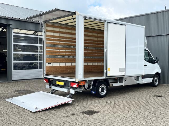 Mercedes-Benz 311 CDI Sprinter 2.2 MARGE BTW / BPM VRIJ!! Bakwagen 750kg laadklep zijdeur Airco cruise controle Telefoonverbinding Navigatiesysteem Apple carplay Camera 2-Persoons bakwagen verhuiswagen Meubelbak euro 6