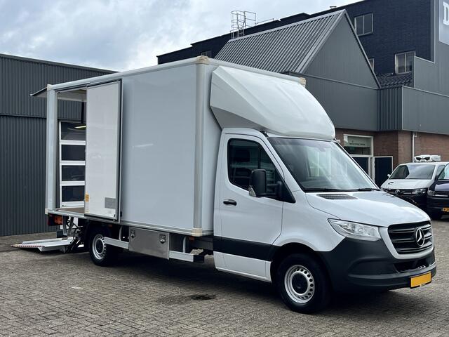 Mercedes-Benz 311 CDI Sprinter 2.2 MARGE BTW / BPM VRIJ!! Bakwagen 750kg laadklep zijdeur Airco cruise controle Telefoonverbinding Navigatiesysteem Apple carplay 2-Persoons bakwagen verhuiswagen Meubelbak euro 6