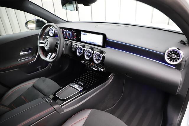 Mercedes-Benz A-KLASSE 250 e AMG Aut8 | 218PK | Sfeerverlichting | Keyles-go | Stuurwielverwarming | Multi-beam | Stoelverw. | 2023.