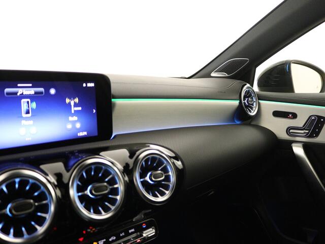 Mercedes-Benz A-KLASSE A35 AMG 4MATIC | AMG Nightpakket | Smartphone-integratie | AMG Aerodynamica pakket | Panoramaschuifdak | Burmester surround sound system | Extra USB-poorten | Sfeerverlichting |
