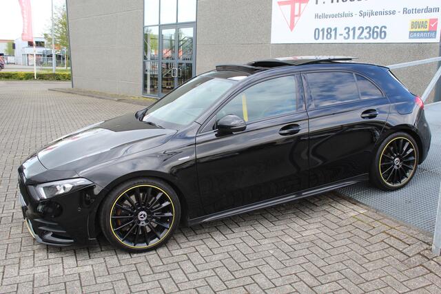 Mercedes-Benz A-KLASSE 250 Edition Amg pakket Automaat/Panoramadak/Digitale dash/Navigatie/Cruise control/Keyless entry+start/Matrix led koplampen/Sfeerverlichting/Stoelverwarming/Achteruitrijcamera/Parkeersensoren/Elektrisch verstelbare bestuurderstoel