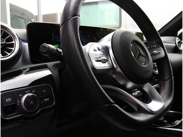 Mercedes-Benz A-KLASSE 250 e AMG line | Night pakket