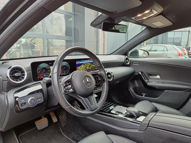 Mercedes-Benz A-KLASSE 200 Business Solution Plus Upgrade Wilde Screen, Navi, Stoelvew. LED/Xenon, Camera