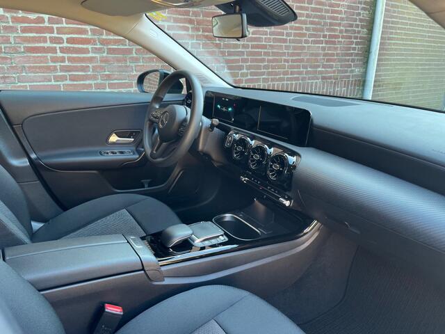 Mercedes-Benz A-KLASSE 180 SOLUTION LUXURY AUTOMAAT / NAVI / CRUISE CTR. / CAMERA