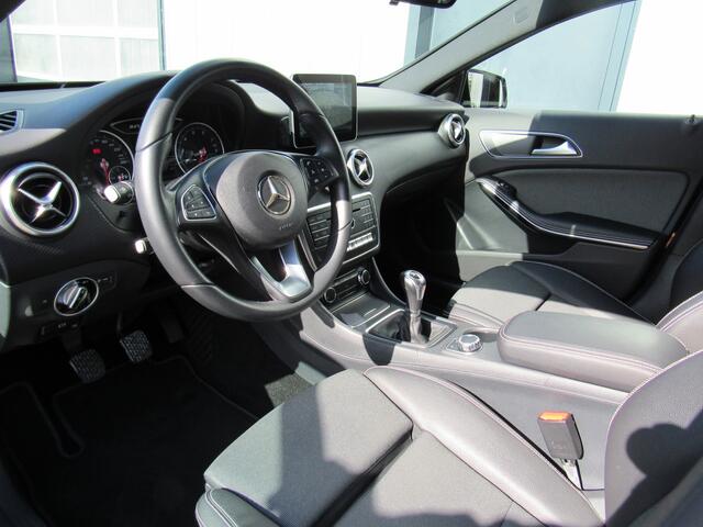 Mercedes-Benz A-KLASSE 180 Business Solution