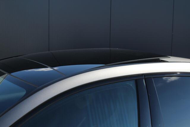 Mercedes-Benz A-KLASSE 200 Business Solution AMG Night Upgrade 164pk | incl. 12 maanden garantie | Night pakket | Panoramadak | AMG pakket | Virtual cockpit | Stoelverwarming | F1 Flippers | Lane assist | Zwarte hemel | Navigatie | 18" lichtmetalen velgen | Parkeersensoren | LE