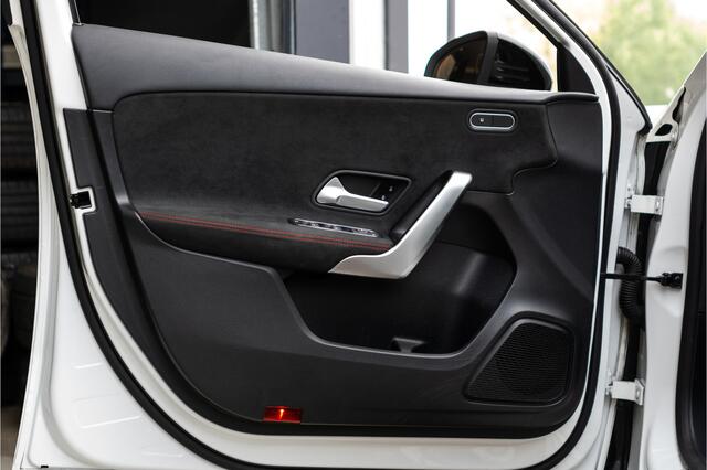 Mercedes-Benz A-KLASSE 180 d AMG Night|Panorama|Widescreen|LED|MBUX Aut7