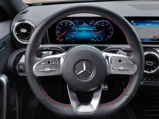 Mercedes-Benz A-KLASSE 180 136pk Automaat Business Solution AMG | Origineel NL | Navi | Apple Carplay+Android Auto | Clima | Cruise | Led Koplampen | Pdc V+A+Assist+Camera | Stoelverwarming | 18''lm