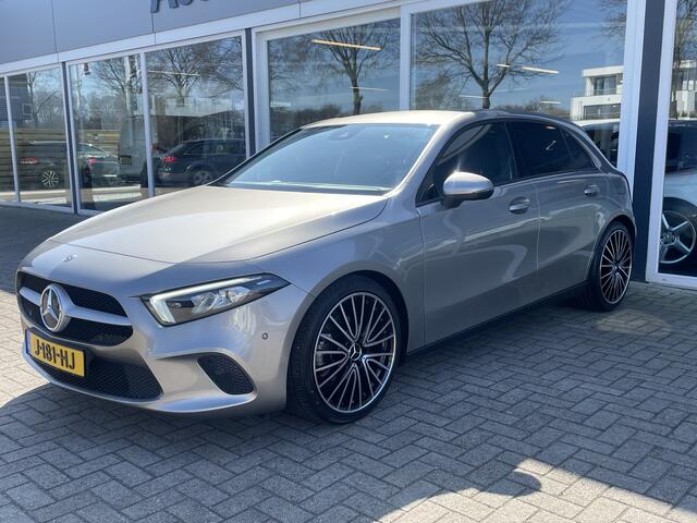 Mercedes-Benz A-KLASSE 180 d Business Solution 50% deal 10.975,- ACTIE Widescreen / Stoel verwarming / LED / Camera