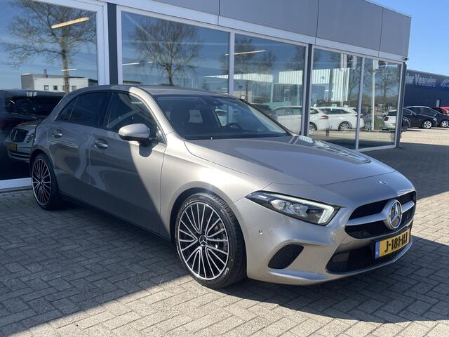 Mercedes-Benz A-KLASSE 180 d Business Solution 50% deal 10.975,- ACTIE Widescreen / Stoel verwarming / LED / Camera