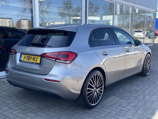 Mercedes-Benz A-KLASSE 180 d Business Solution 50% deal 10.975,- ACTIE Widescreen / Stoel verwarming / LED / Camera