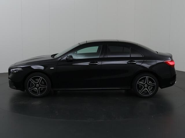 Mercedes-Benz A-KLASSE 250 e Limousine Business Solution AMG Panoramadak | Multibeam-Led | 19 AMG velgen | Night pakket