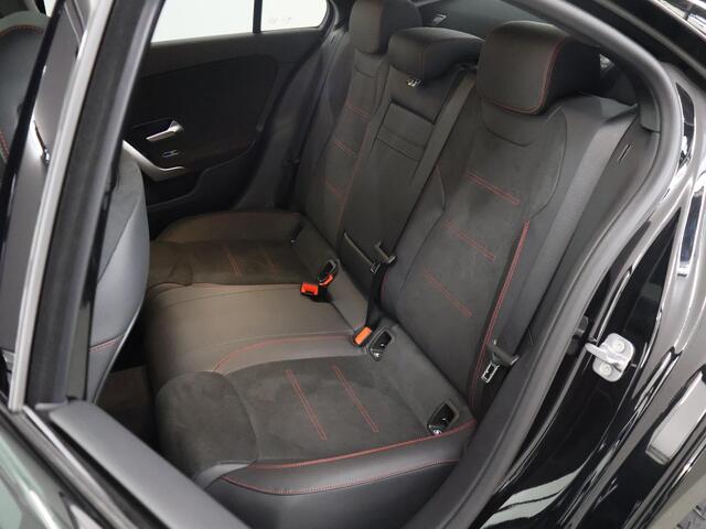 Mercedes-Benz A-KLASSE 250 e Limousine Business Solution AMG Panoramadak | Multibeam-Led | 19 AMG velgen | Night pakket