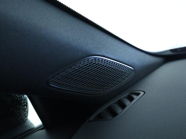 Mercedes-Benz A-KLASSE 250 e Business Solution AMG | Nightpakket | AMG Line Plus pakket | Parkeerpakket met 360°-camera | KEYLESS GO-comfortpakket | Verwarmde stoelen vooraan | Extra USB-poorten | Dodehoekassistent | Head-up display |