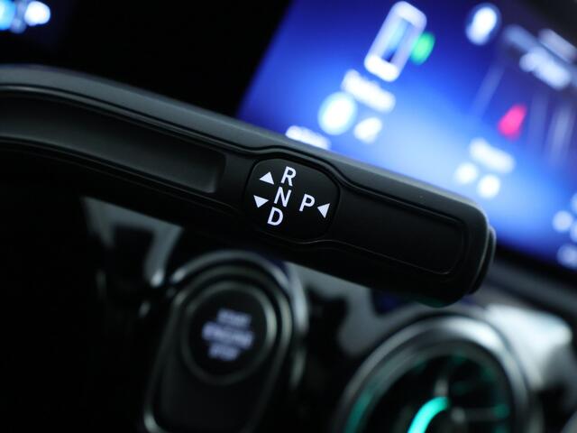 Mercedes-Benz A-KLASSE 250 e Business Solution AMG | Nightpakket | AMG Line Plus pakket | Parkeerpakket met 360°-camera | KEYLESS GO-comfortpakket | Verwarmde stoelen vooraan | Extra USB-poorten | Dodehoekassistent | Head-up display |