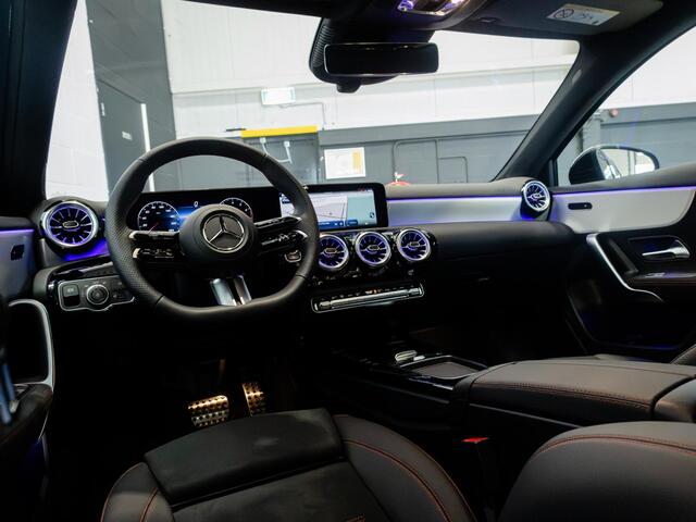 Mercedes-Benz A-KLASSE Hatchback 180 Star Edition AMG Line Panorama dak