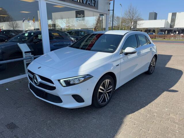 Mercedes-Benz A-KLASSE 250 e Business Solution Luxury Limited