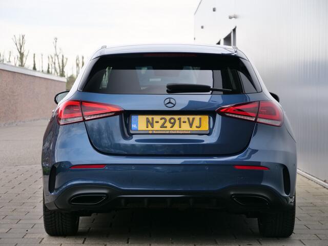 Mercedes-Benz A-KLASSE 180 Business Solution 136pk AMG Automaat Navigatie / LED / Camera / Sfeerverlichting