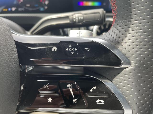 Mercedes-Benz A-KLASSE 180 AMG | Rijassistentiepakket | Panoramadak | Stoelverwarming | Achteruitrijcamera