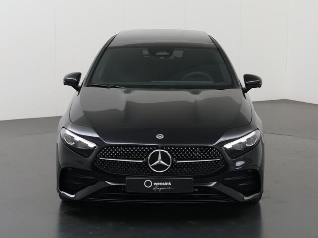 Mercedes-Benz A-KLASSE 180 Business Solution AMG | Panoramadak | Multibeam led | Nightpakket | Sfeerverlichting | Apple carplay / Android auto | 360 graden camera