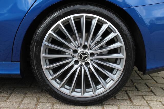 Mercedes-Benz A-KLASSE Limousine 180 Star Edition Panorama dak