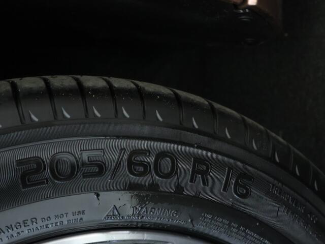 Mercedes-Benz A-KLASSE 200 Business Line | Panorama Schuif/Kanteldak | Parkeersensoren + camera achter | Comfortstoelen Lederlook i.c.m Stoelverwarming | DAB + Apple Car Play | Inclusief 24 maanden MB Certified garantie voor Europa.