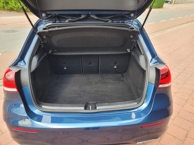 Mercedes-Benz A-KLASSE 180 Business Solution AMG
