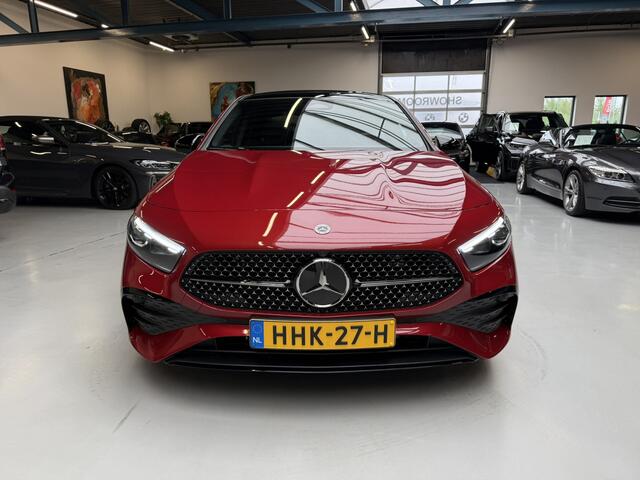 Mercedes-Benz A-KLASSE 180 Star Edition AMG Line 19 Inch Panoramadak Trekhaak Achteruitrijcamera