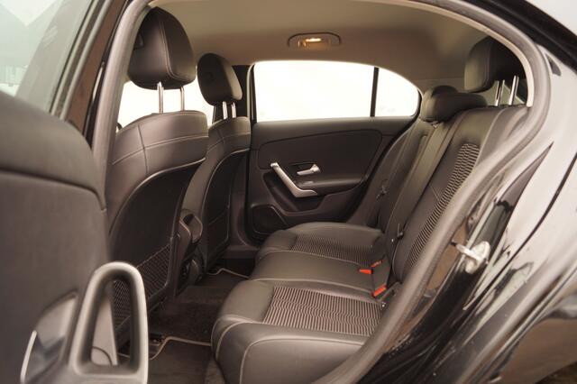 Mercedes-Benz A-KLASSE 180 136pk Edition -NAVI-ECC-CAM-PDC-