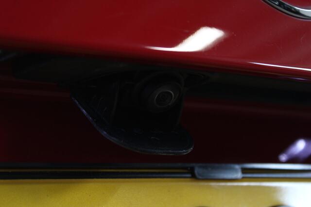 Mercedes-Benz A-KLASSE 160 Sport Edition AMG | Incl. 12 maanden garantie | Navigatie | Full LED | Parkeersensoren | Getint glas | Sportstoelen half leder | Zwarte sierlijsten | Dealer onderhouden | Nieuwstaat | Zwarte hemel | Camera |