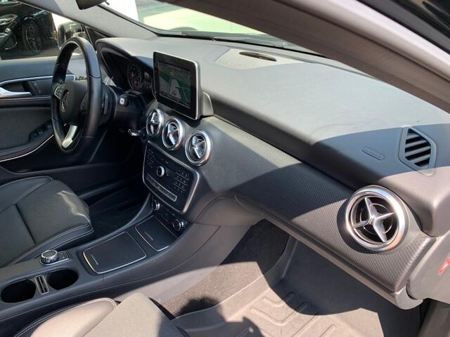 Mercedes-Benz A-KLASSE 180 d Lease Edition AUT. Airco Cruise PDC Navi Bluetooth