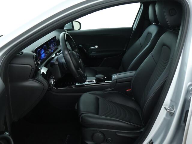 Mercedes-Benz A-KLASSE 200 Style | Parkeerpakket met Camera | Car Play | DAB | LED Verlichting | Cruise Control | Inclusief 24 maanden MB Certified garantie voor Europa.