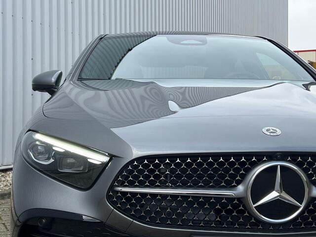 Mercedes-Benz A-KLASSE 200 AMG Line | Panoramadak | Burmester Surround Sound | Distronic Afstandsassistent | 360° Camera | Dodehoekassistent | MULTIBEAM LED Koplampen | Elektrisch Verstelbare Stoelen + Memory | Apple CarPlay | Android Auto | Sfeerverlichting