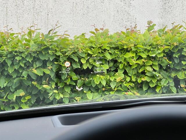 Mercedes-Benz A-KLASSE 200 AMG Line | Panoramadak | Burmester Surround Sound | Distronic Afstandsassistent | 360° Camera | Dodehoekassistent | MULTIBEAM LED Koplampen | Elektrisch Verstelbare Stoelen + Memory | Apple CarPlay | Android Auto | Sfeerverlichting