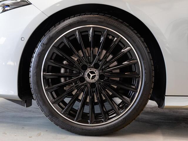 Mercedes-Benz A-KLASSE Limousine 180 Star Edition AMG Line PLUS Panorama dak