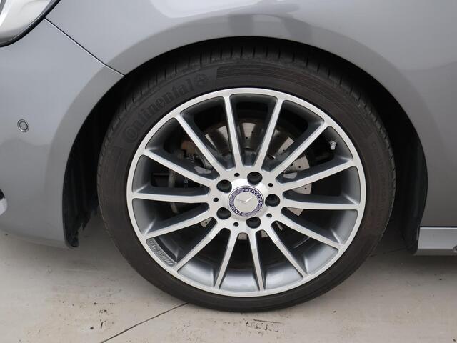 Mercedes-Benz A-KLASSE 180 AUT7 AMG SPORT PRESTIGE + LED | 18 INCH | STOELVERW. | SPORTSTOELEN