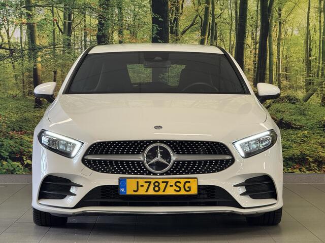 Mercedes-Benz A-KLASSE 180 Business Solution AMG | Cruise Control | Achteruitrijcamera | Parkeersensoren | Navigatie | Apple Carplay | Keyless Go | Stoelverwarming |