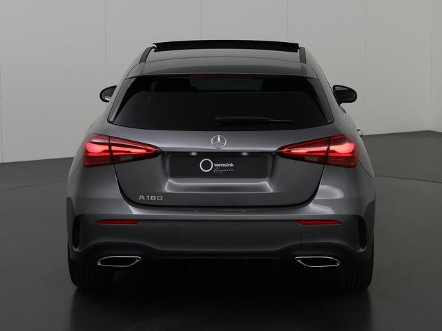 Mercedes-Benz A-KLASSE 180 Business Solution AMG 180 Business Solution AMG | Elektrisch bedienbaar panorama-dak | Achteruitrijcamera | 19inch Multispaak velgen | Mulitbeam koplampen