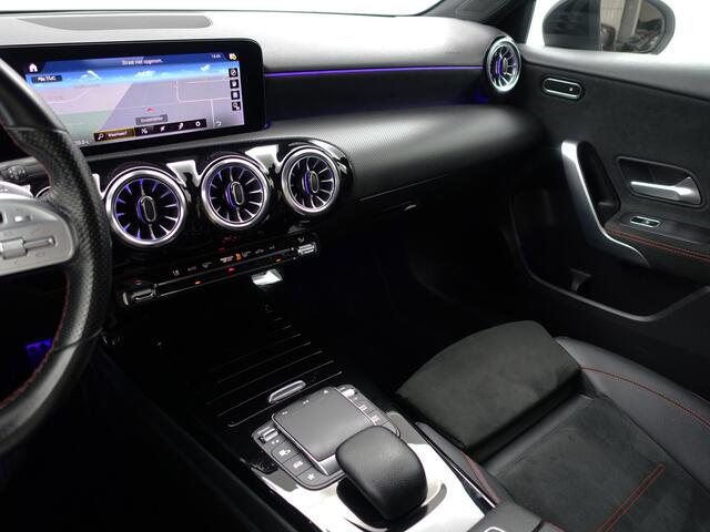 Mercedes-Benz A-KLASSE 180 AMG Night Edition Aut- Panodak, Sfeerverlichting, Xenon Led, Camera, Sport Interieur