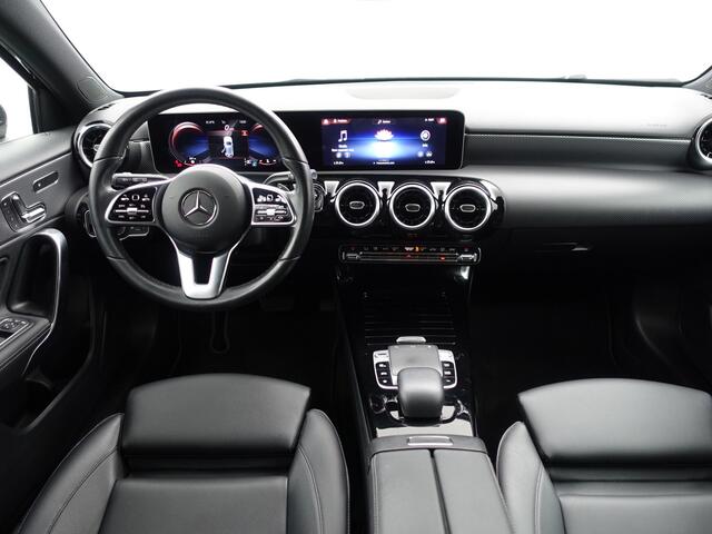 Mercedes-Benz A-KLASSE 220 AMG Prestige Plus Aut- Memory Seats, Camera, Park Assist, Leder Interieur, Xenon Led, Keyless, Zitcomfort