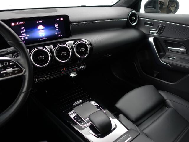 Mercedes-Benz A-KLASSE 220 AMG Prestige Plus Aut- Memory Seats, Camera, Park Assist, Leder Interieur, Xenon Led, Keyless, Zitcomfort
